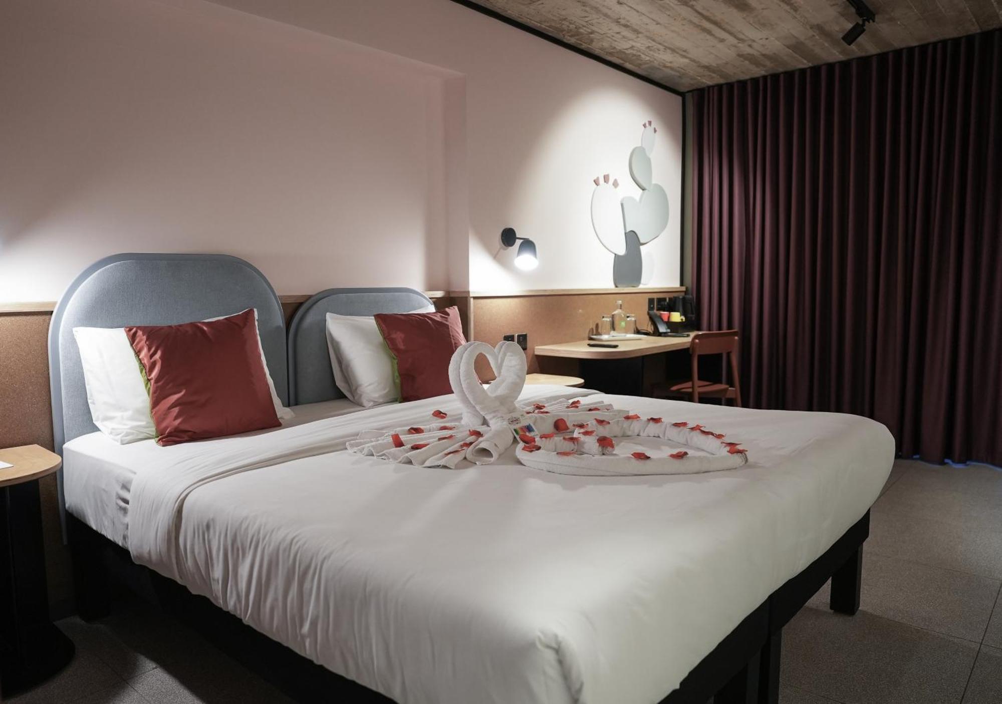 Отель Ibis Styles St Pauls Bay Malta Сент-Полс-Бей Экстерьер фото